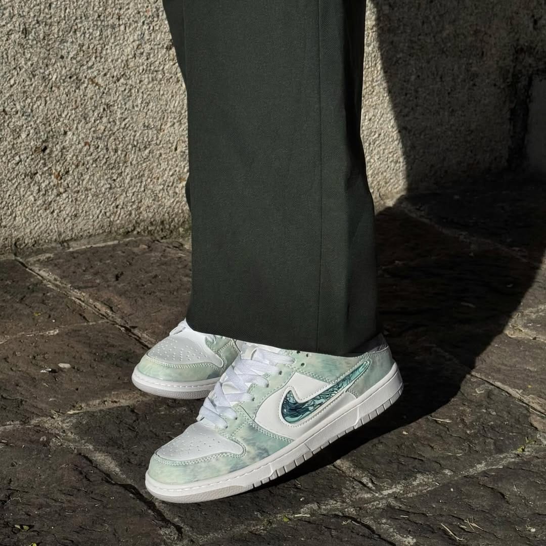 Nike SB Dunk Low Year of the Dragon "Steam Puppet"