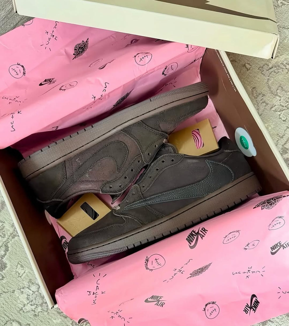 Travis Scott x Air Jordan 1 Low OG "Velvet Brown